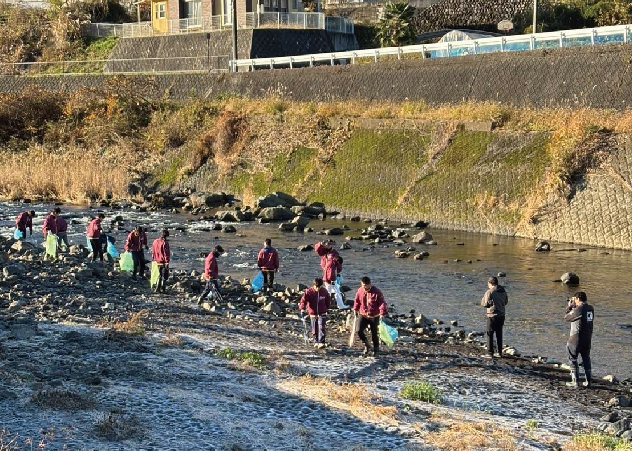 鮎沢川の清掃活動